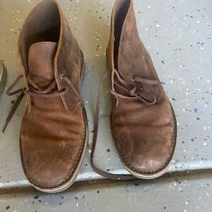 Clarks Men's Distressed Brown Chukka Boots